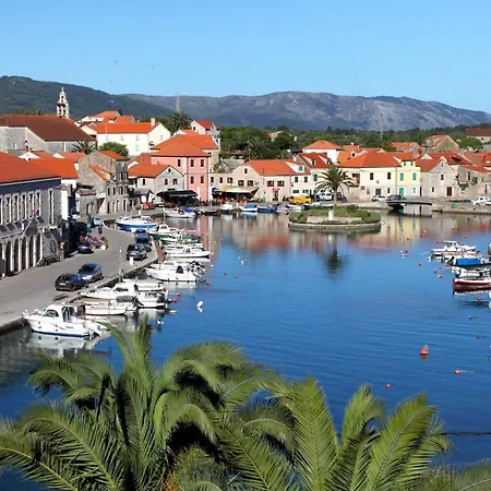 Gostinjska kuća And By The Sea Vrboska