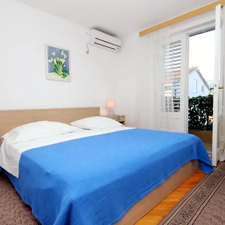 And By The Sea 3* Vrboska